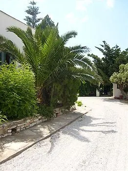 Vrettos Beachfront Апартаменты *