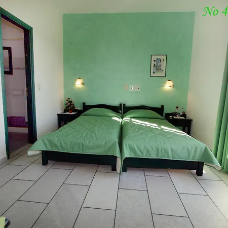 Vrettos Beachfront Апартаменты *