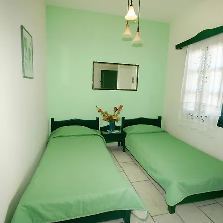 Vrettos Beachfront Апартаменты *